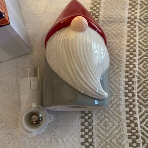 Scentsy Gnome for the Holidays Wax Warmer